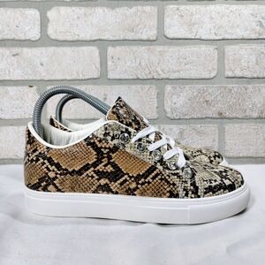 Olivia Miller Snakeskin Pattern Women Sneakers Size 8 Summer Fashion Chic Style